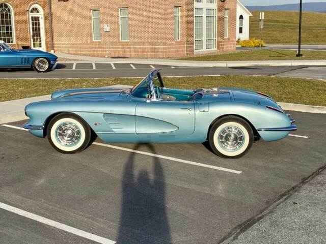 Chevrolet Corvette 1959 image number 14