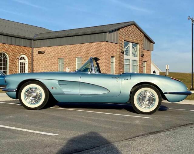 Chevrolet Corvette 1959 image number 16