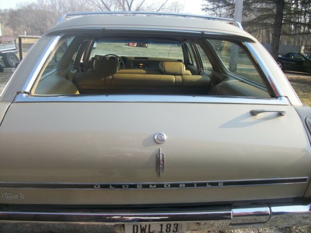 Oldsmobile Cutlass 1969 image number 2