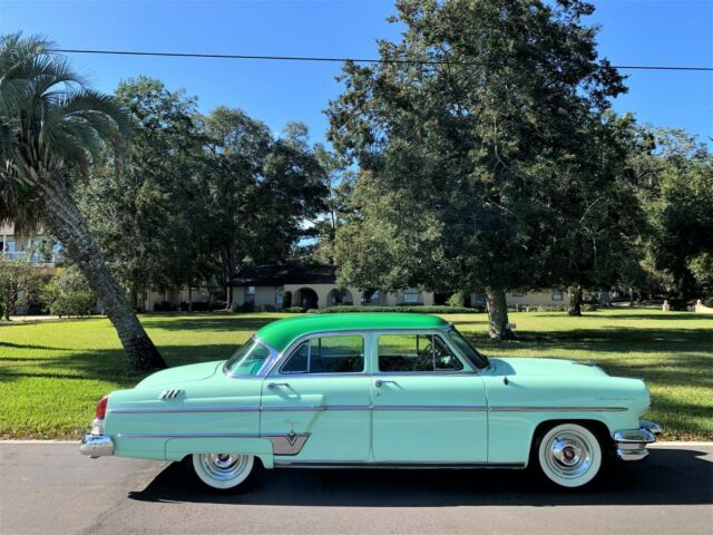 Lincoln Capri 1954 image number 28