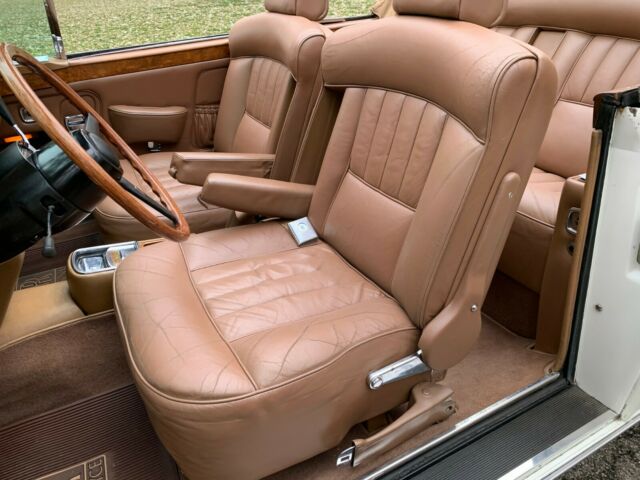 Rolls-Royce Corniche 1971 image number 39