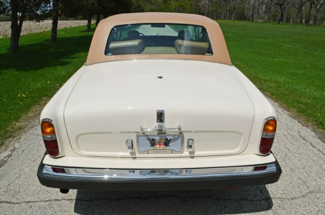 Rolls-Royce Silver Shadow 1975 image number 8