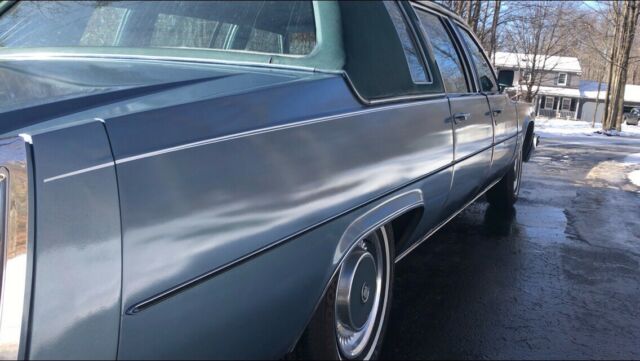 Cadillac Fleetwood 1977 image number 14