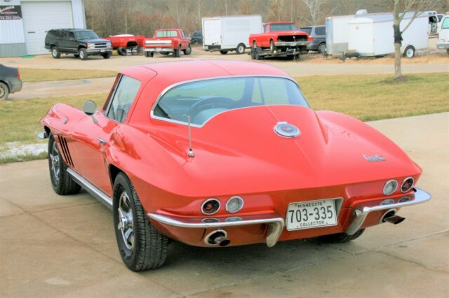 Chevrolet Corvette 1966 image number 10