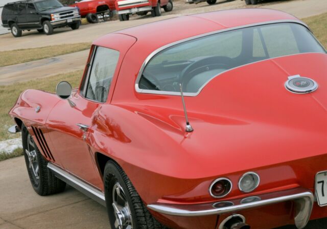 Chevrolet Corvette 1966 image number 11