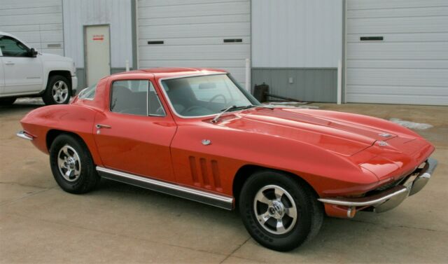 Chevrolet Corvette 1966 image number 27