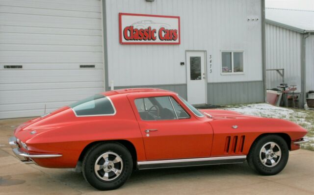 Chevrolet Corvette 1966 image number 29