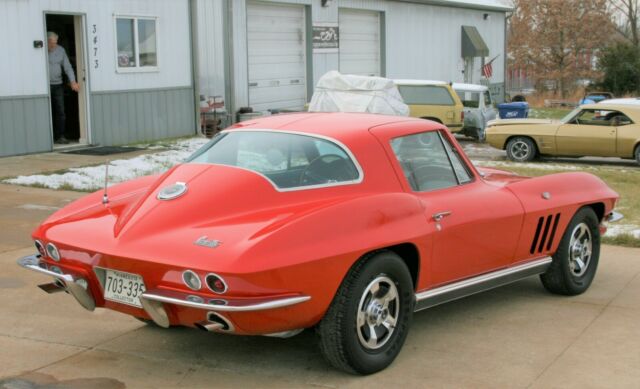 Chevrolet Corvette 1966 image number 30