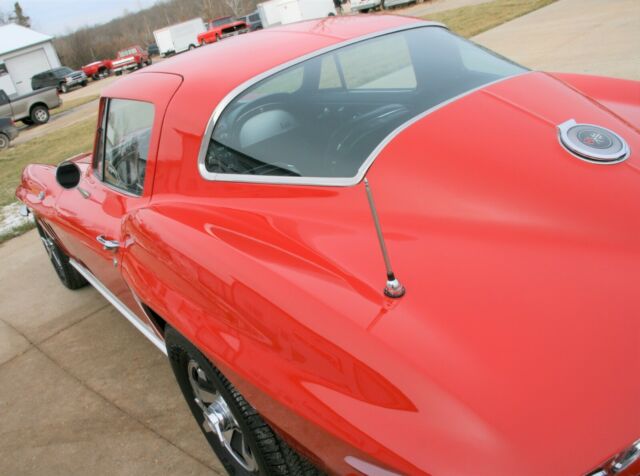 Chevrolet Corvette 1966 image number 37