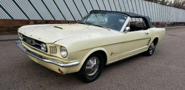 Ford Mustang 1966 image number 24