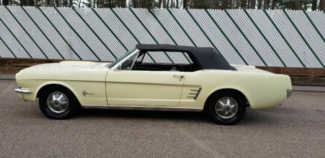 Ford Mustang 1966 image number 9