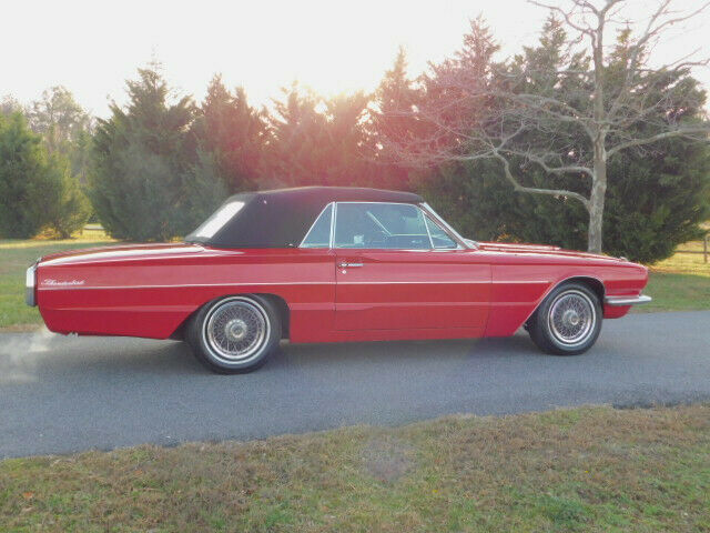 Ford Thunderbird 1966 image number 4