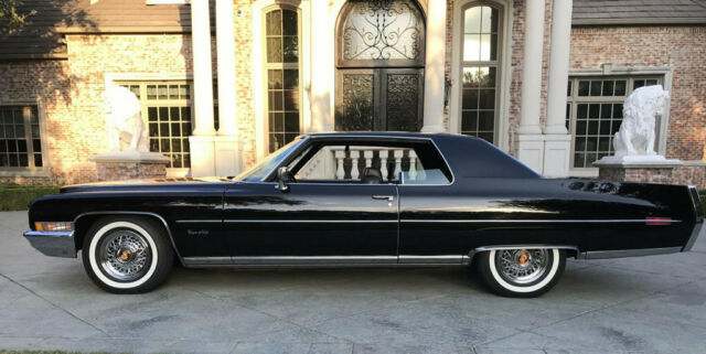 Cadillac DeVille 1971 image number 2