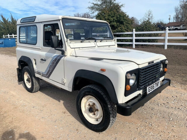 Land Rover Defender 1900 image number 3