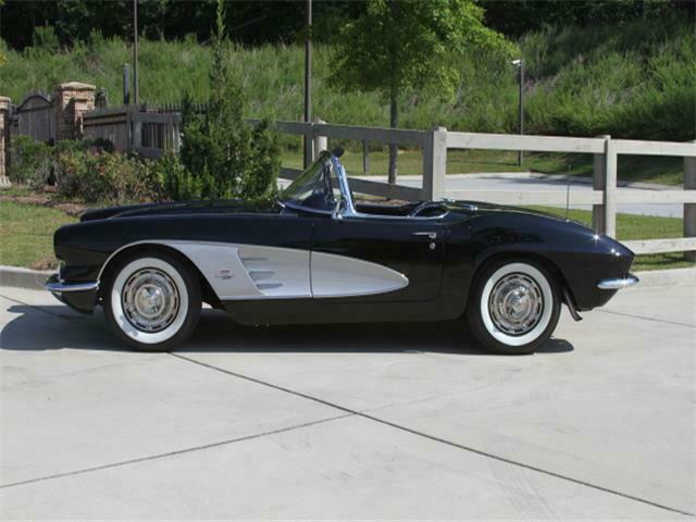 Chevrolet Corvette 1961 image number 27