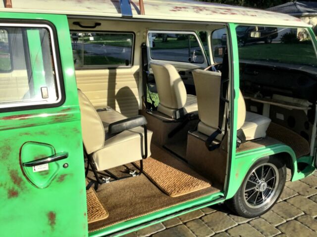 Volkswagen Bus/Vanagon 1978 image number 40