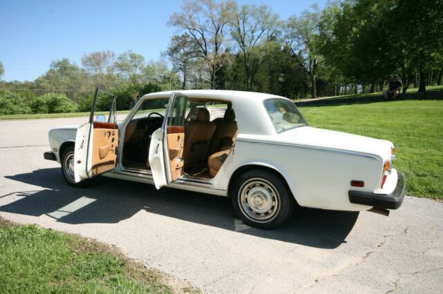 Rolls-Royce Silver Shadow 1976 image number 10