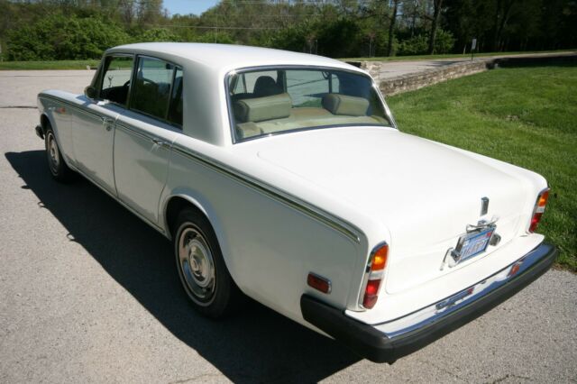 Rolls-Royce Silver Shadow 1976 image number 18