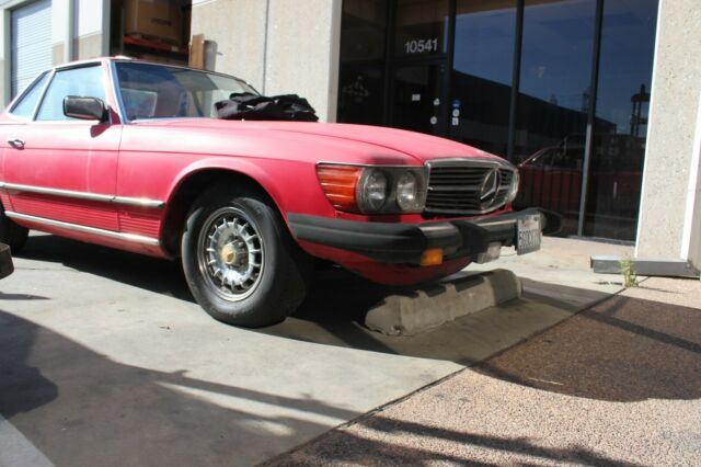 Mercedes-Benz SL-Class 1979 image number 10