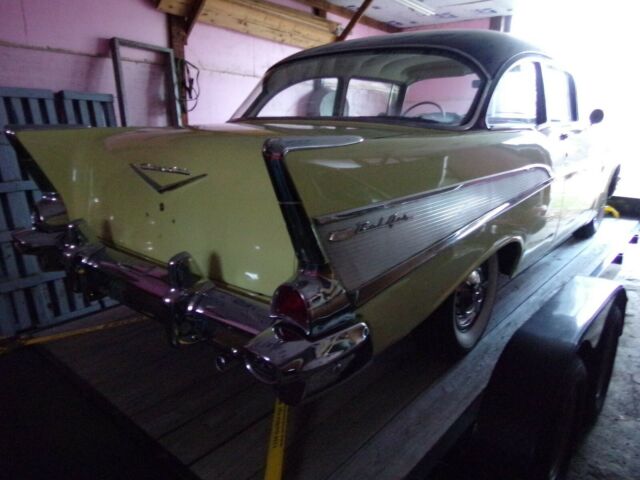 Chevrolet Bel Air/150/210 1957 image number 10