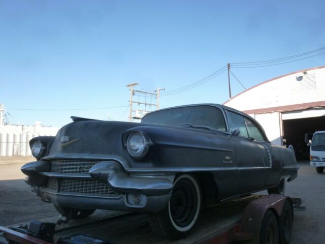 Cadillac DeVille 1956 image number 2