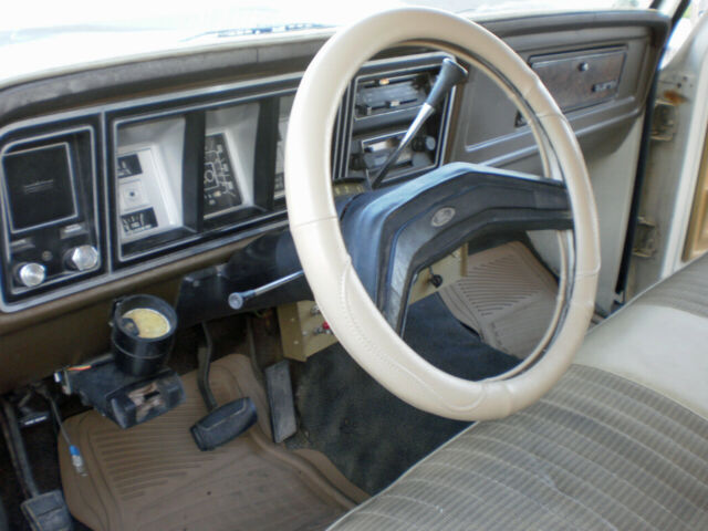 Ford F-250 1979 image number 16