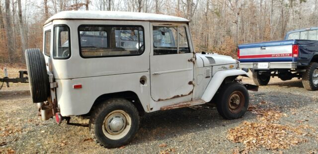 Toyota FJ Cruiser 1971 image number 28