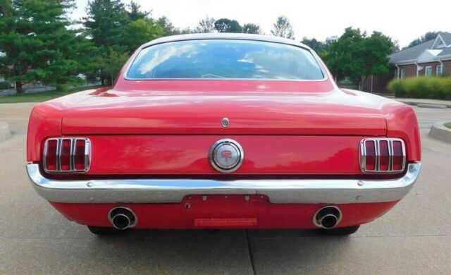 Ford Mustang 1965 image number 21