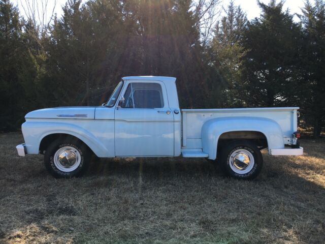 Ford F-100 1962 image number 2