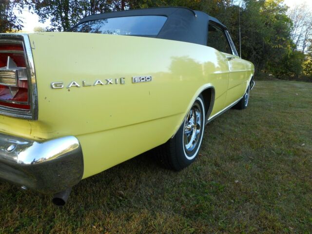 Ford Galaxie 1966 image number 33