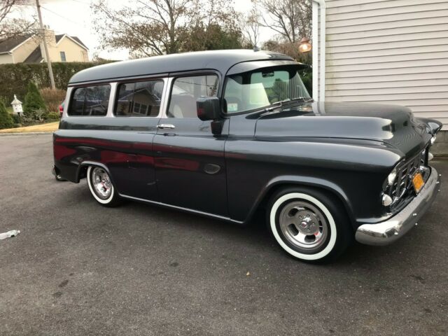 Chevrolet Suburban 1956 image number 0