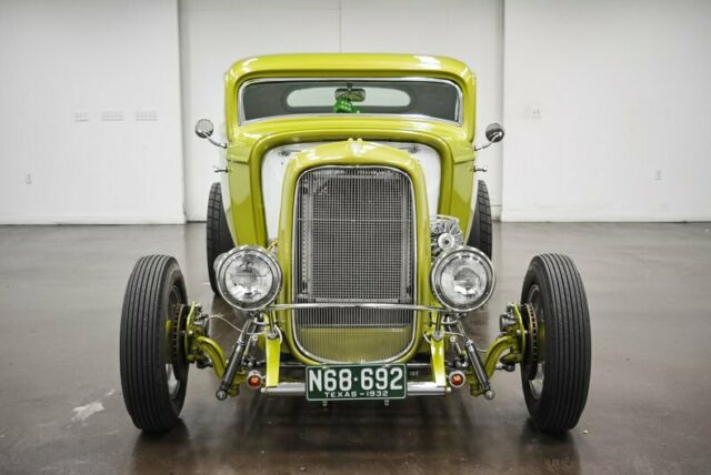 Ford Coupe 1932 image number 1