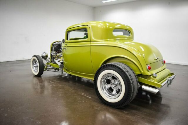 Ford Coupe 1932 image number 26