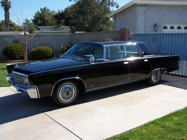 Chrysler Imperial 1966 image number 0