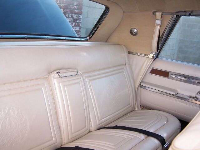 Chrysler Imperial 1966 image number 16