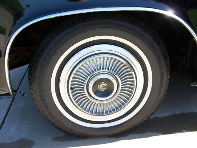 Chrysler Imperial 1966 image number 22