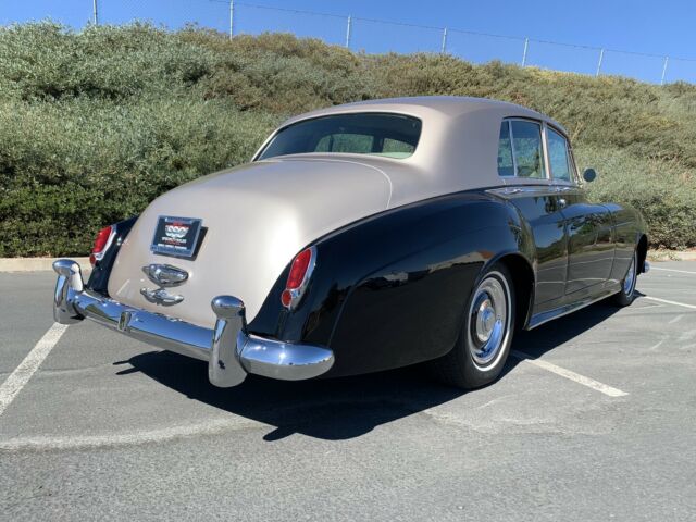 Rolls-Royce Silver Cloud II 1961 image number 11