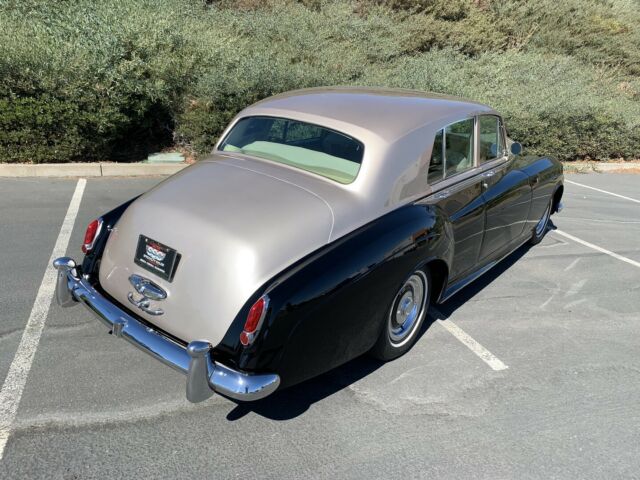 Rolls-Royce Silver Cloud II 1961 image number 12