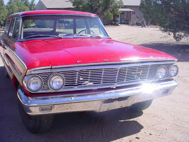 Ford Country Squire 1964 image number 1