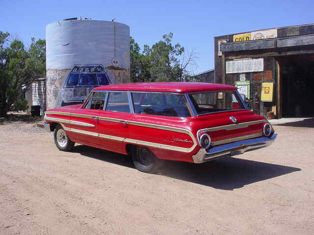 Ford Country Squire 1964 image number 21