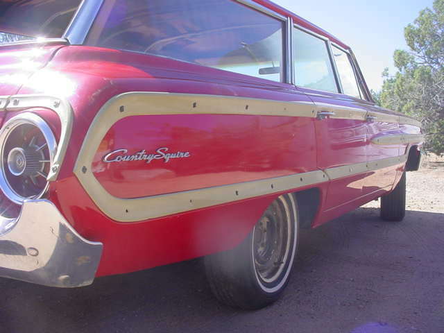 Ford Country Squire 1964 image number 23