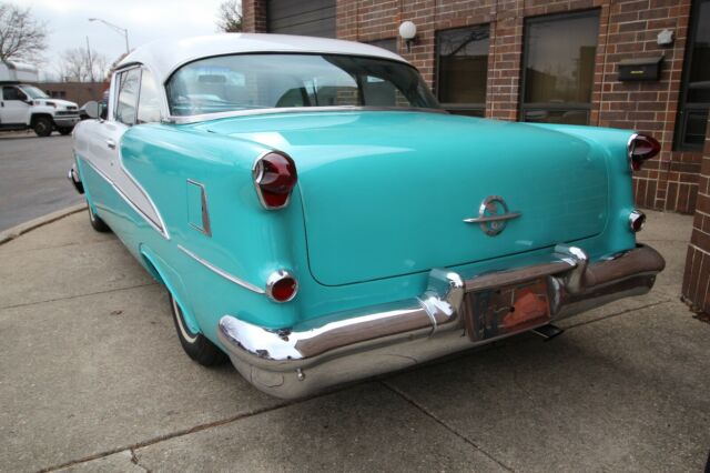 Oldsmobile Eighty-Eight 1955 image number 3