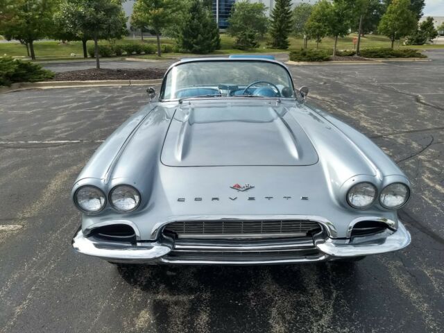 Chevrolet Corvette 1961 image number 2