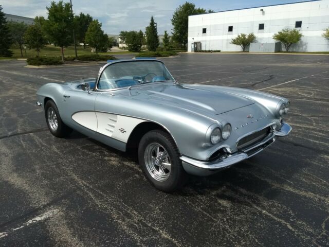 Chevrolet Corvette 1961 image number 27