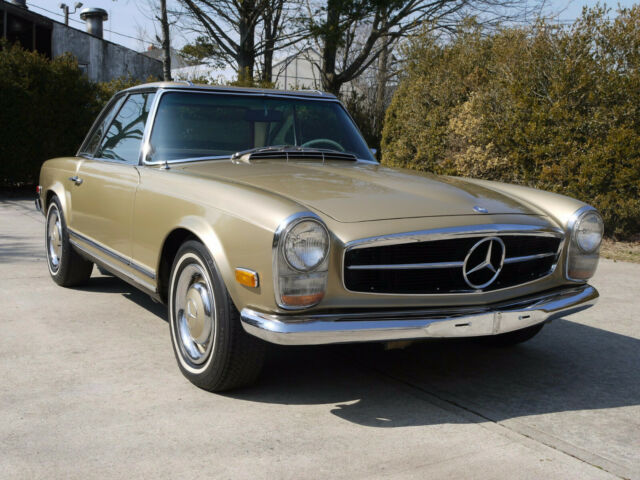 Mercedes-Benz SL-Class 1967 image number 1