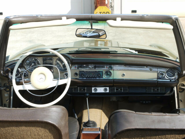 Mercedes-Benz SL-Class 1967 image number 10