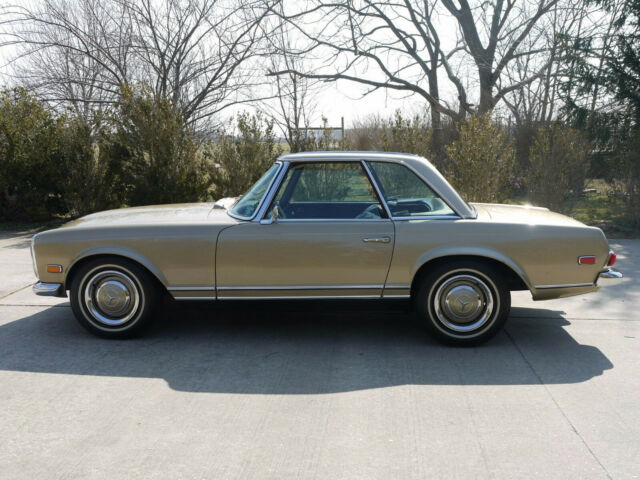 Mercedes-Benz SL-Class 1967 image number 27