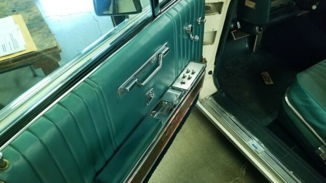 Lincoln Continental 1967 image number 29