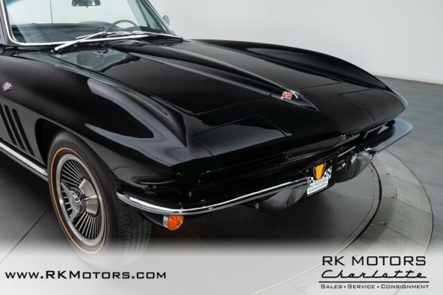 Chevrolet Corvette 1965 image number 23