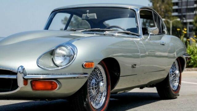 Jaguar E-Type 1971 image number 31